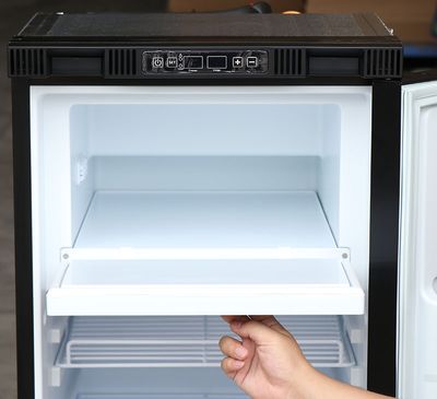Kylskåp med frys, 105 liter (H×B×D: 810×475×530 mm)
