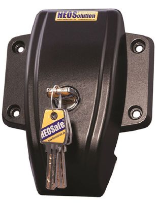 Svart HEOSafe® extralås i aluminium monterat på skjutdörr på husbil.