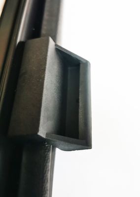 Tonat skjutfönster – dubbelglas, slät yta, 3‑ramstruktur