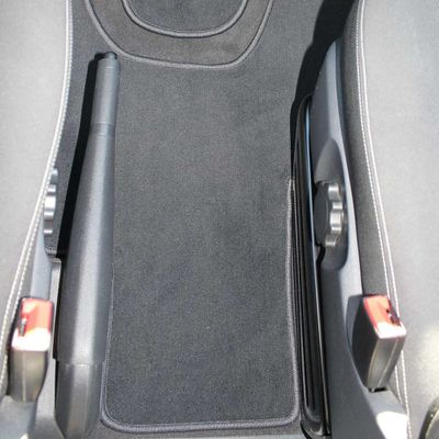 Främre golvmatta 1‑del | Slitstark velour för VW Transporter T5/T6/T6.1