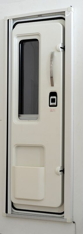 MD03 Dörr för Husvagn/Husbil 603×1813 mm