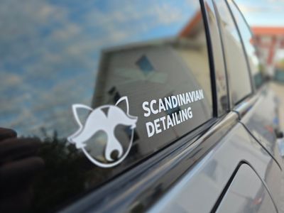 Scandinavian Detailing Logo Dekal 18x4 cm