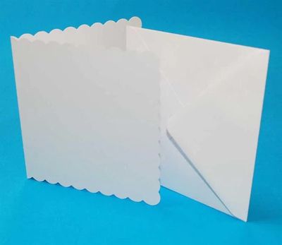 Kort & Kuvert 15,2x15,2cm "Scalloped White"