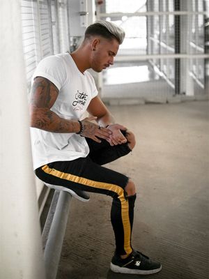 Black Knee Holes Yellow Revere