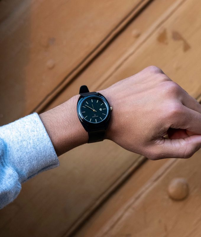 Nima Black/Gold