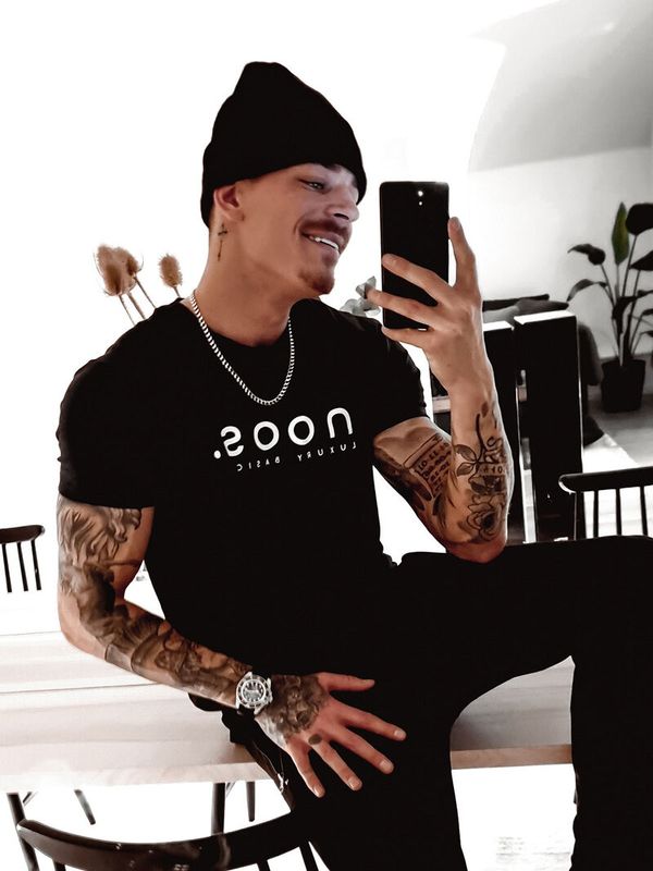 Big Logo Straight Tee Black