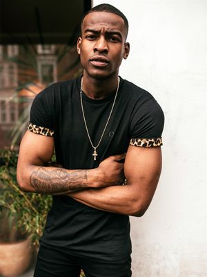 Leo Tee Black