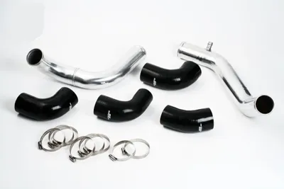 Volvo 740/940 Turbo Mittanslutning Rörkit med Svarta Slangar