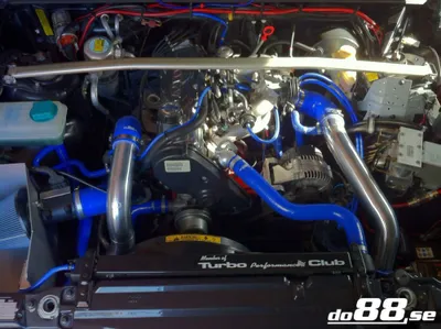 Volvo 740/940 Turbo Mittanslutning Rörkit med Blå Slangar