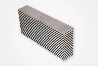 Intercooler Cellpaket Luft–Luft (706×323×130 mm)