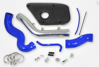 Inloppsrör Volvo S60/V60/V70 T6 – Blå slangar med plastkåpa