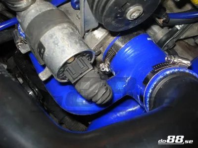 Volvo 850 / S70 / V70 Turbo (94–98) Tryckslangar Röd