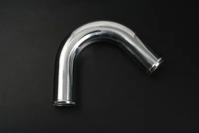 Aluminiumrör 135° 2,75" (70mm)