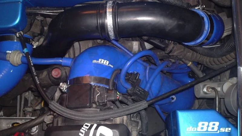 Inloppsslang Volvo S40/V40 2.0T/T4 (98–04) Svart