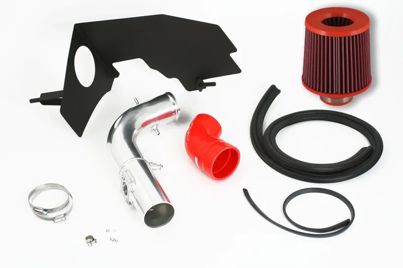 Insugssystem SAAB 9-3 2.0T (05–11) – Röd slang med luftfilter