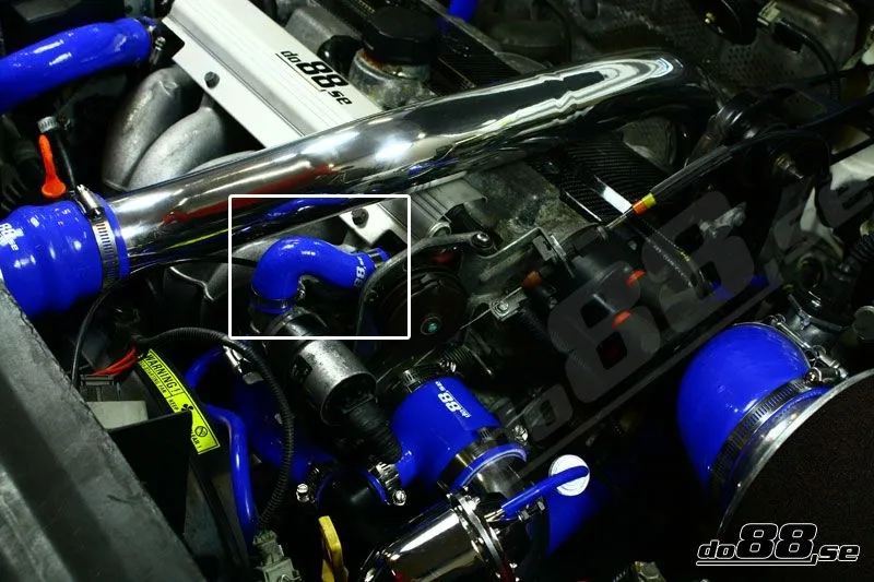 Volvo 850 / S70 / V70 Turbo (94–98) Tomgångsmotorslang Röd