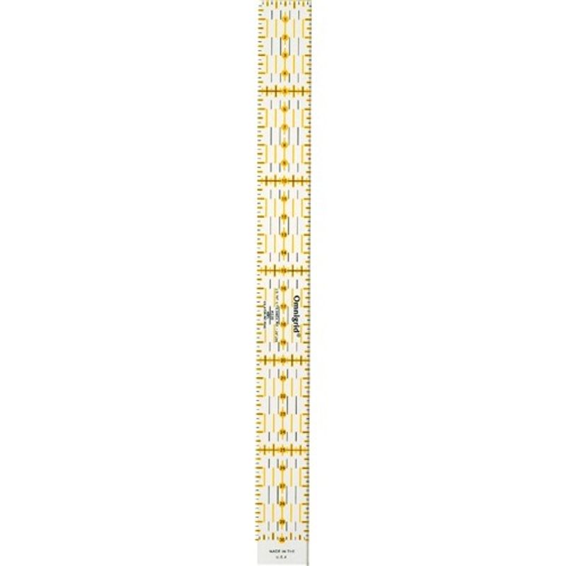 Universell linjal med cm skala 3 x 30 cm