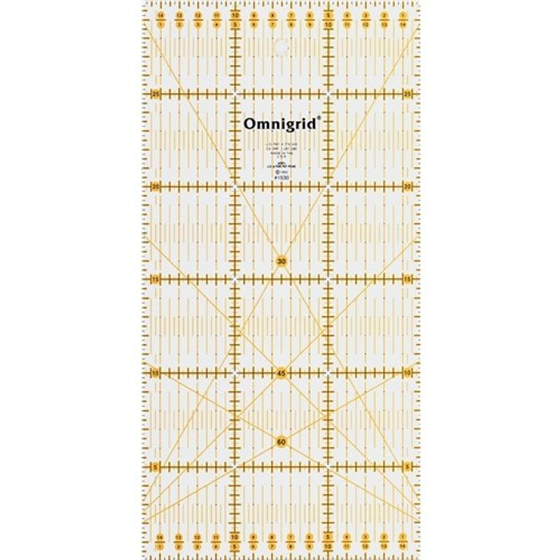 Universell linjal med cm skala, vinklar, 15 x 30 cm