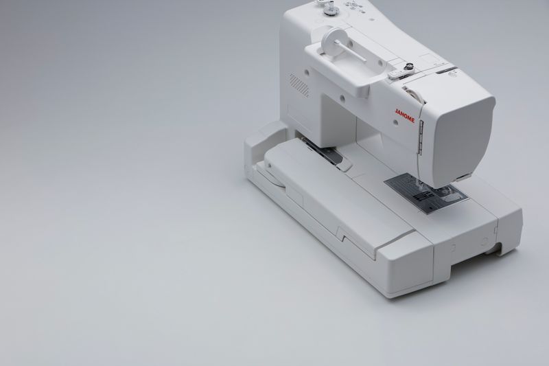 Janome Memory Craft 1000 Silky White 1000