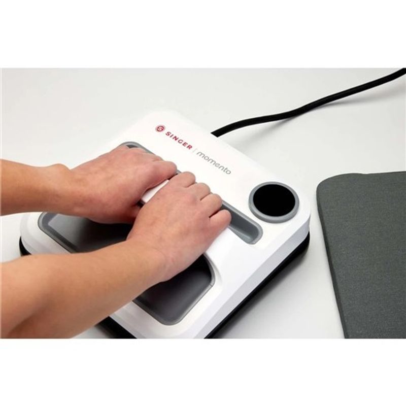 Singer Momento Square Press