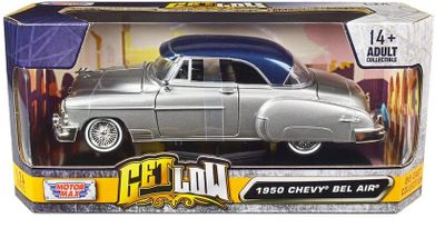 Chevrolet Bel Air 1950 low rider silver/blå - skala 1:24
