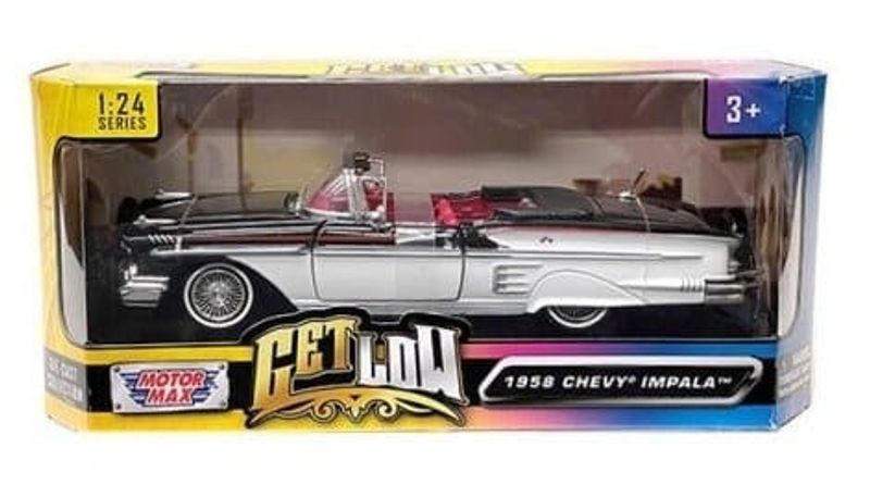 Chevrolet Impala 1958 Cab. low rider vit/svart - skala 1:24