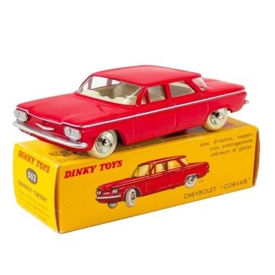 Chevrolet Corvair röd - skala 1:43