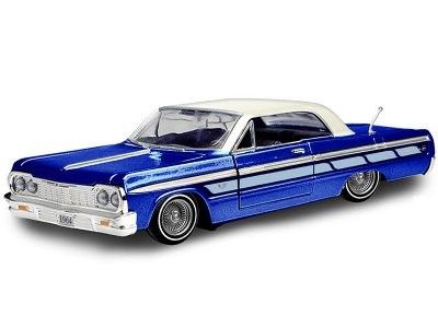 Chevrolet Impala low rider 1964 blå - skala 1:24