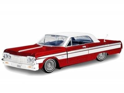 Chevrolet Impala low rider 1964 röd - skala 1:24