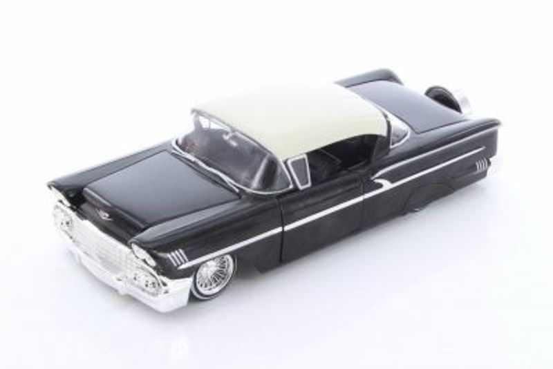 Chevrolet Impala SS 1958 harddtop svart - skala 1:24