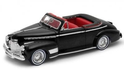 Chevrolet Special DeLuxe Turning 1941- svart - skala 1:24