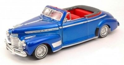 Chevrolet Special DeLuxe Turning 1941- blå - skala 1:24