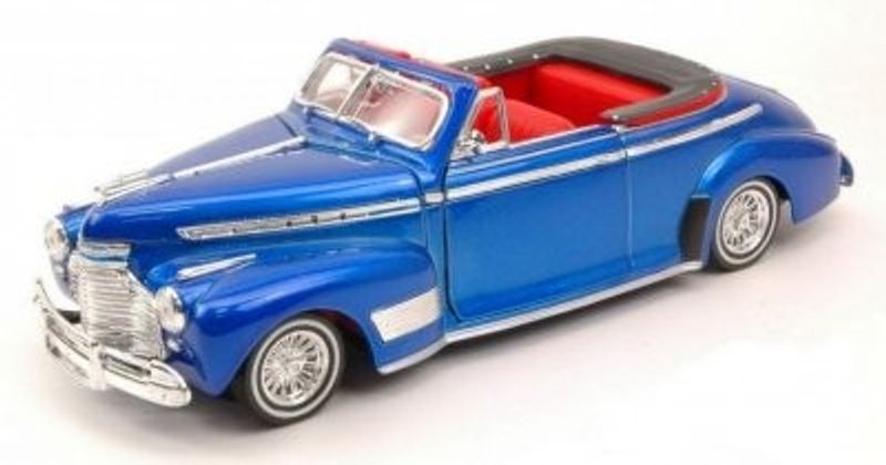 Chevrolet Special DeLuxe Turning 1941- blå - skala 1:24