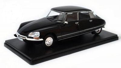 Citroen DS23 Pallas 1973 svart - skala 1:24