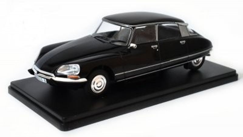 Citroen DS23 Pallas 1973 svart - skala 1:24