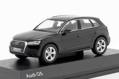 Audi Q5 2016 svart - skala 1:43