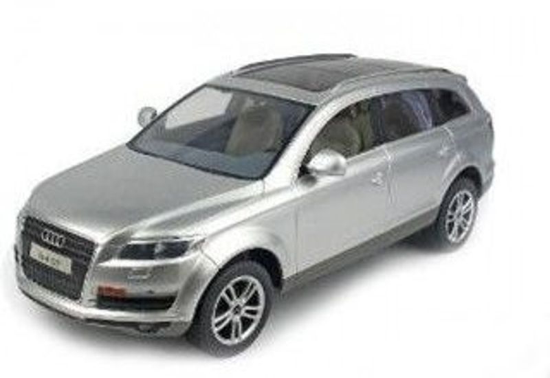 Audi Q3 2018 silver - skala 1:43