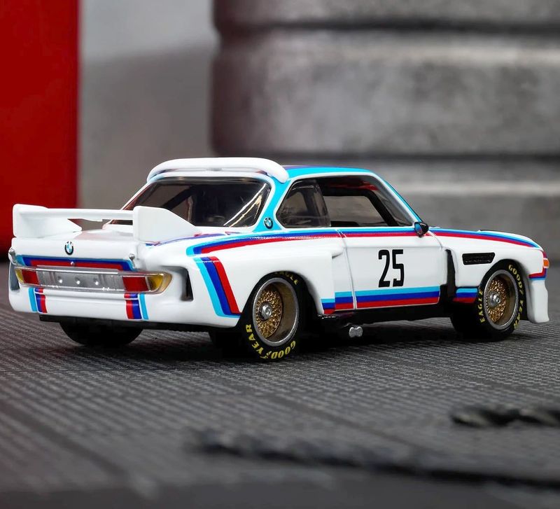 BMW 3.0 racecar 1975 - Hot Wheels Elite 1:64