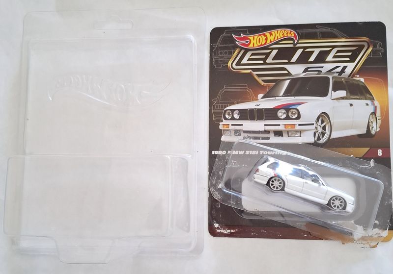 BMW 318i Touring 1990 - Hot Wheels Elite 1:64 (skadad förpackning)