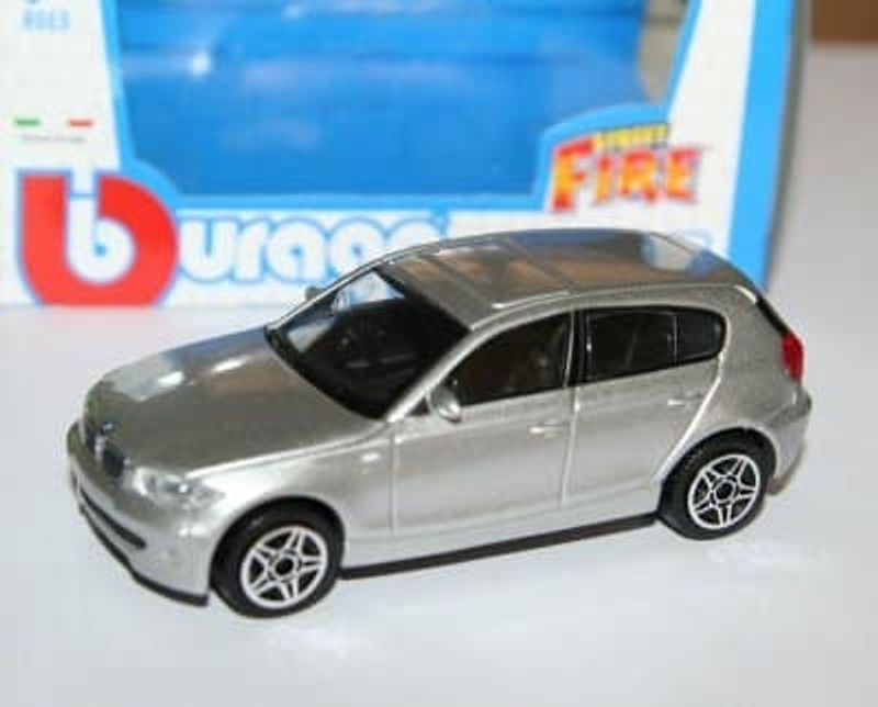 BMW 1 series 2010 silver - skala 1:43