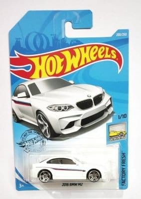 BMW M2 2016 vit - Hot Wheels 1:64
