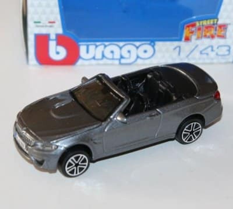 BMW M4 Cab silver/svart - skala 1:43