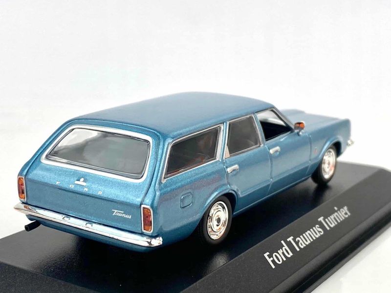 Ford Taunus Turnier 1970 blå - skala 1:43