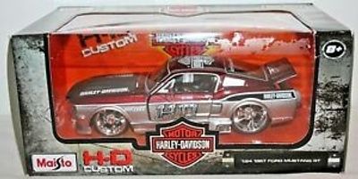 Ford Mustang GT 1967 Harley Davidson - skala 1:24