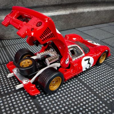 Ferrari 330 P4 - Hot Wheels Elite64 1:64