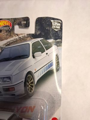 Ford Sierra Cosworth 1987 - Hot Wheels Canyon Warriors 1:64 (skadad förpackning)