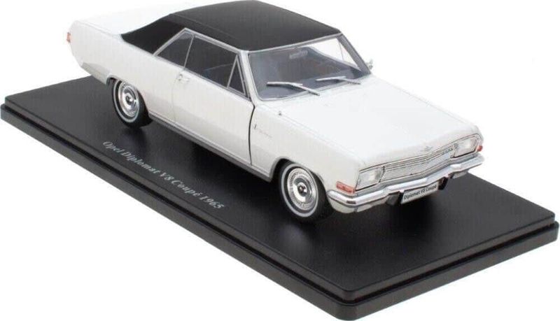 Opel Diplomat V8 Coupe 1965 vit - skala 1:24