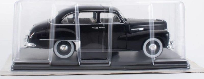 Opel Kapitän 1951 svart - skala 1:24