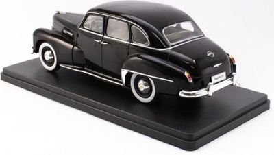 Opel Kapitän 1951 svart - skala 1:24