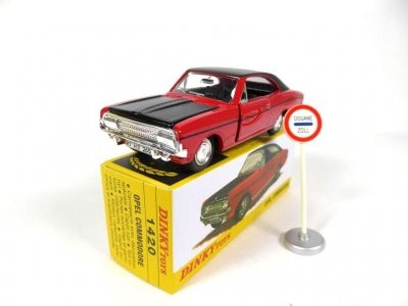 Opel Commodore 1960 röd/svart - skala 1:43